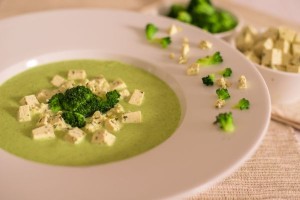 rzw01ktatcmrikoewwlwiw_kr-mov-brokolicov-polievka-s-bazalkov-m-tofu.jpg